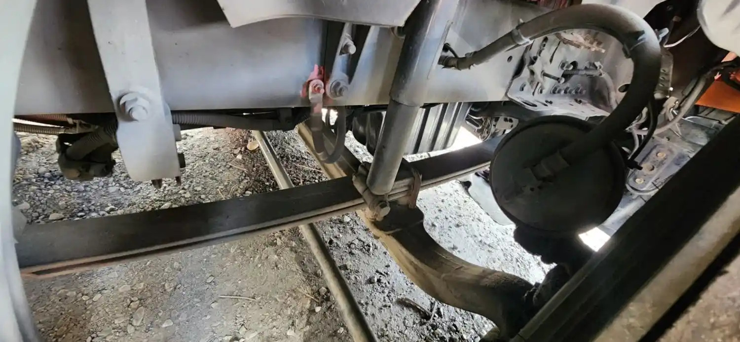 (Used) 2015 Freightliner Cascadia 113, FRONT LEAF SPRINGS Front Leaf & Springs
