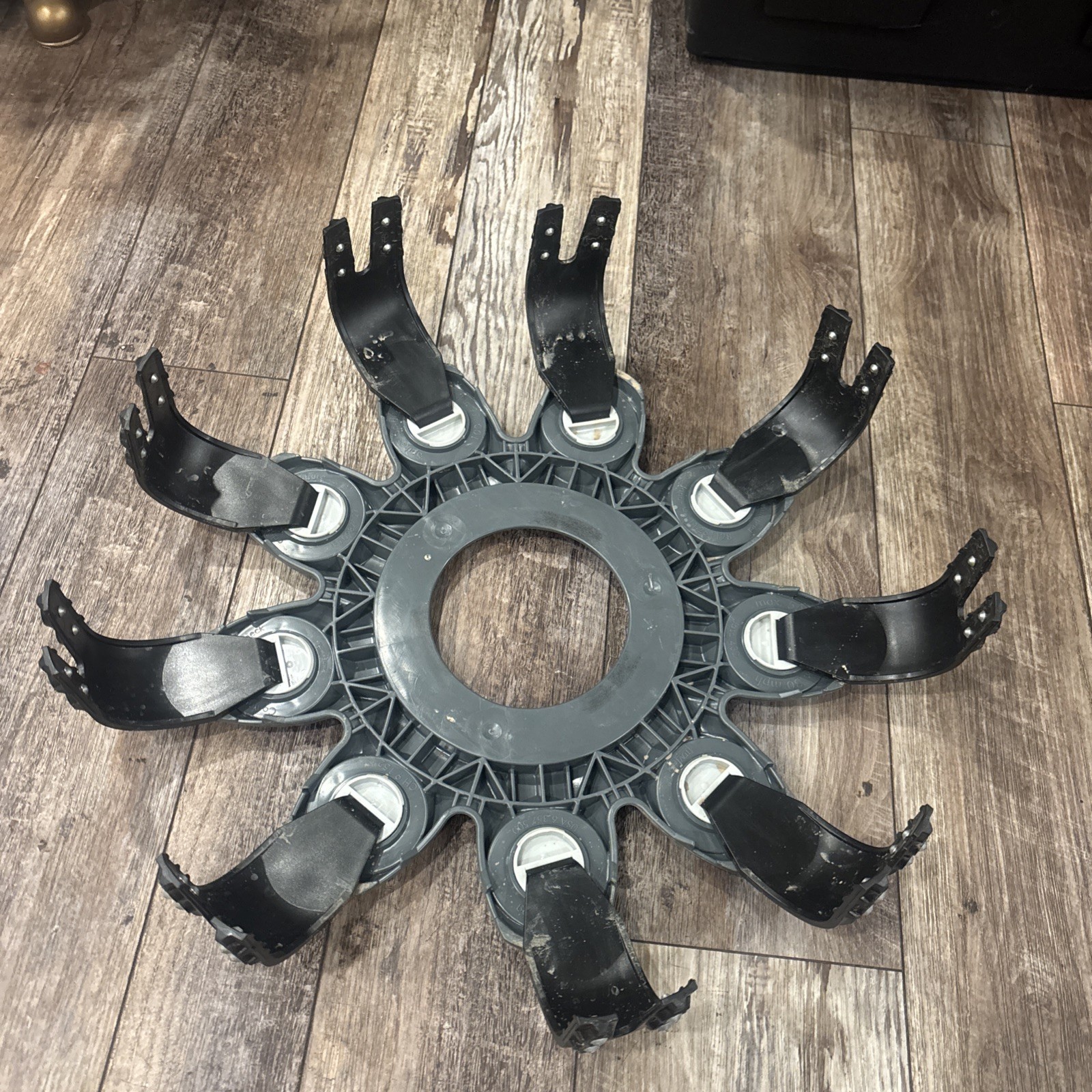 SPIKES-SPIDER Winter Snow Tire Traction Assist Device Switz Made Only One As Is
