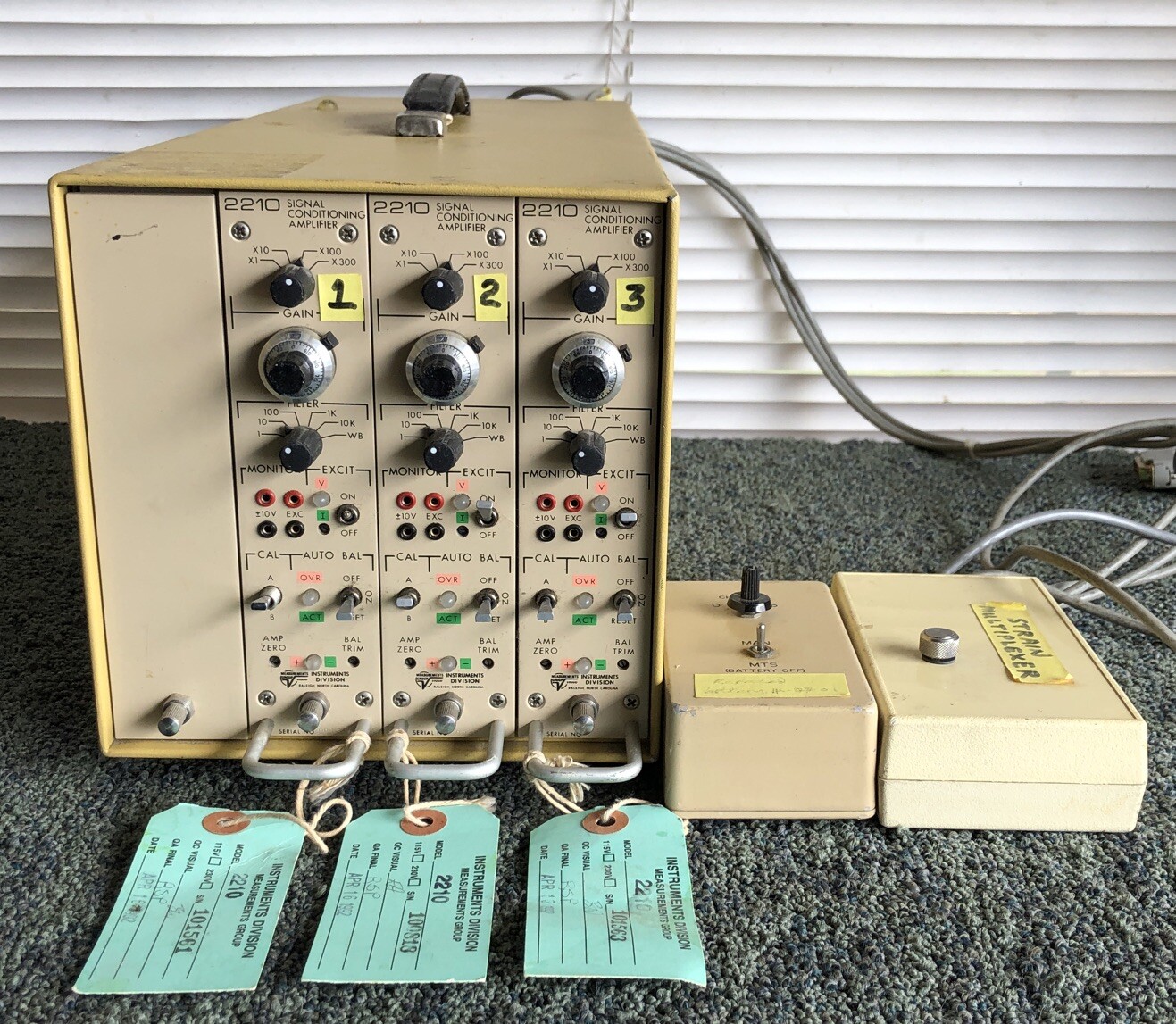 VISHAY MEASUREMENT GROUP X3 2210 SIGNAL CONDITIONING AMPLIFIER W/CHASSIS - AS IS