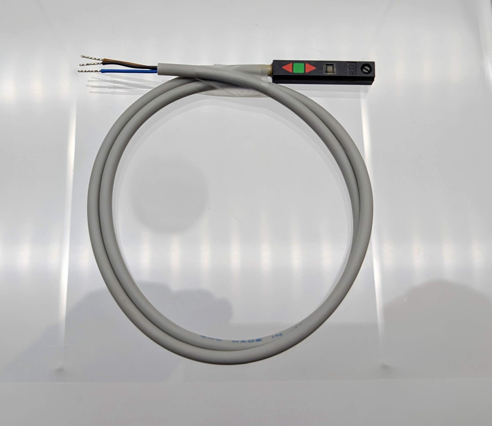 SMC D-Y7PW Reed Proximity Sensor Switch 0.5m Len 3 Wire Inline Solid PNP Direct