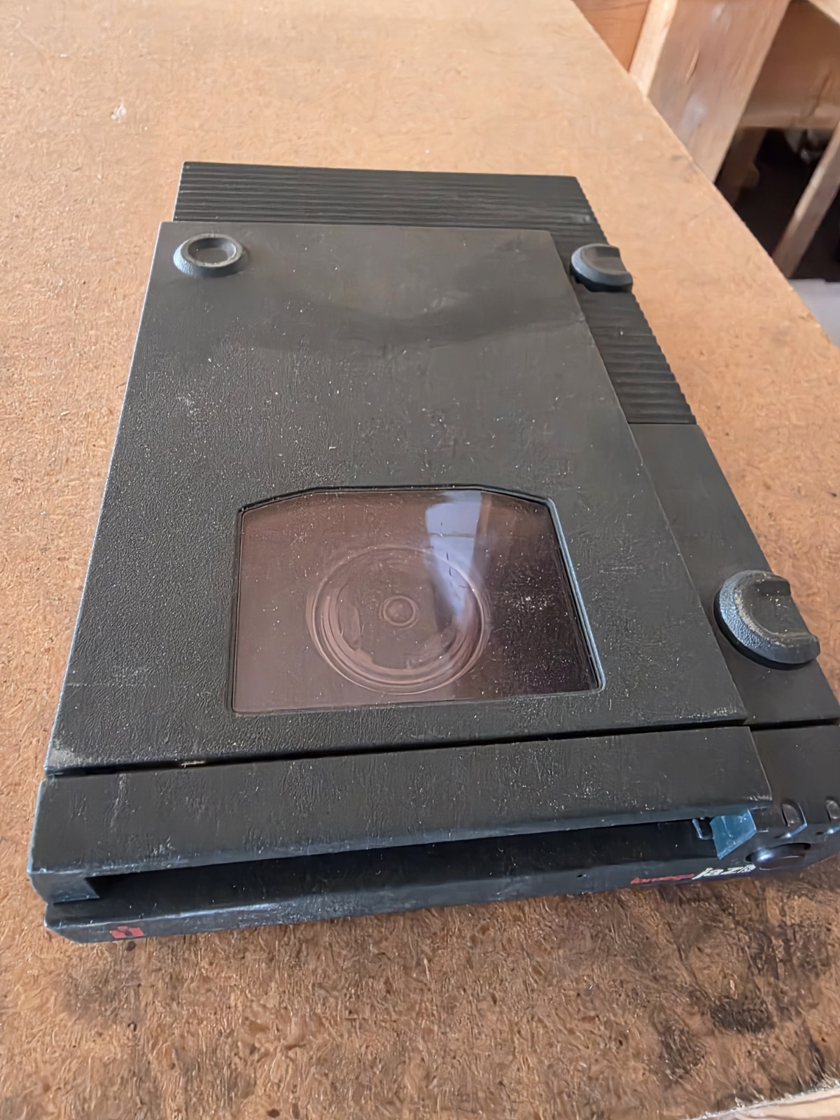 Iomega jaz drive 1G V1000S  NO cable or Power -