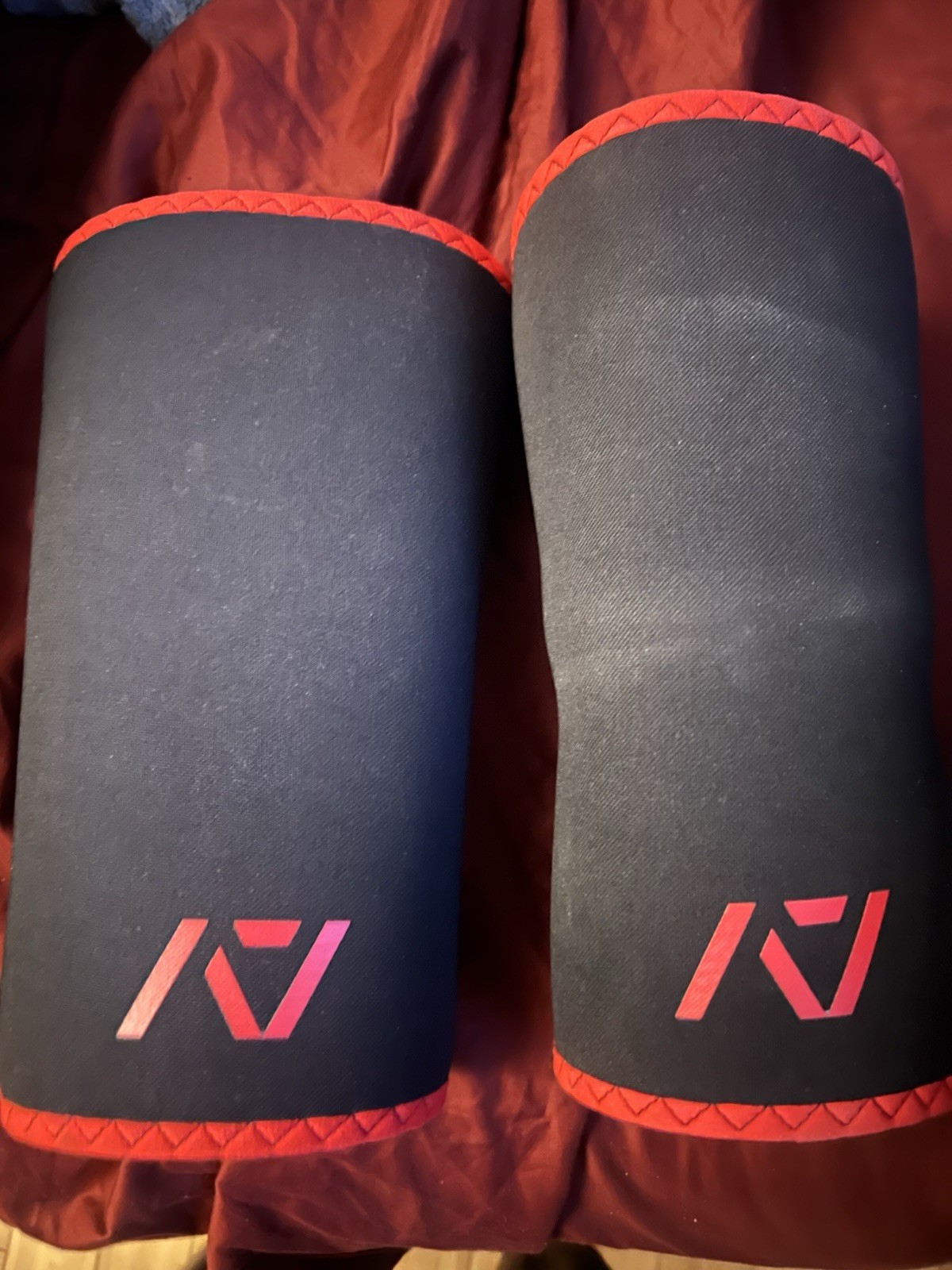 A7 Rigor Mortis Knee Wraps XL 7mm Neoprene Black Red Weight Lifting Pair