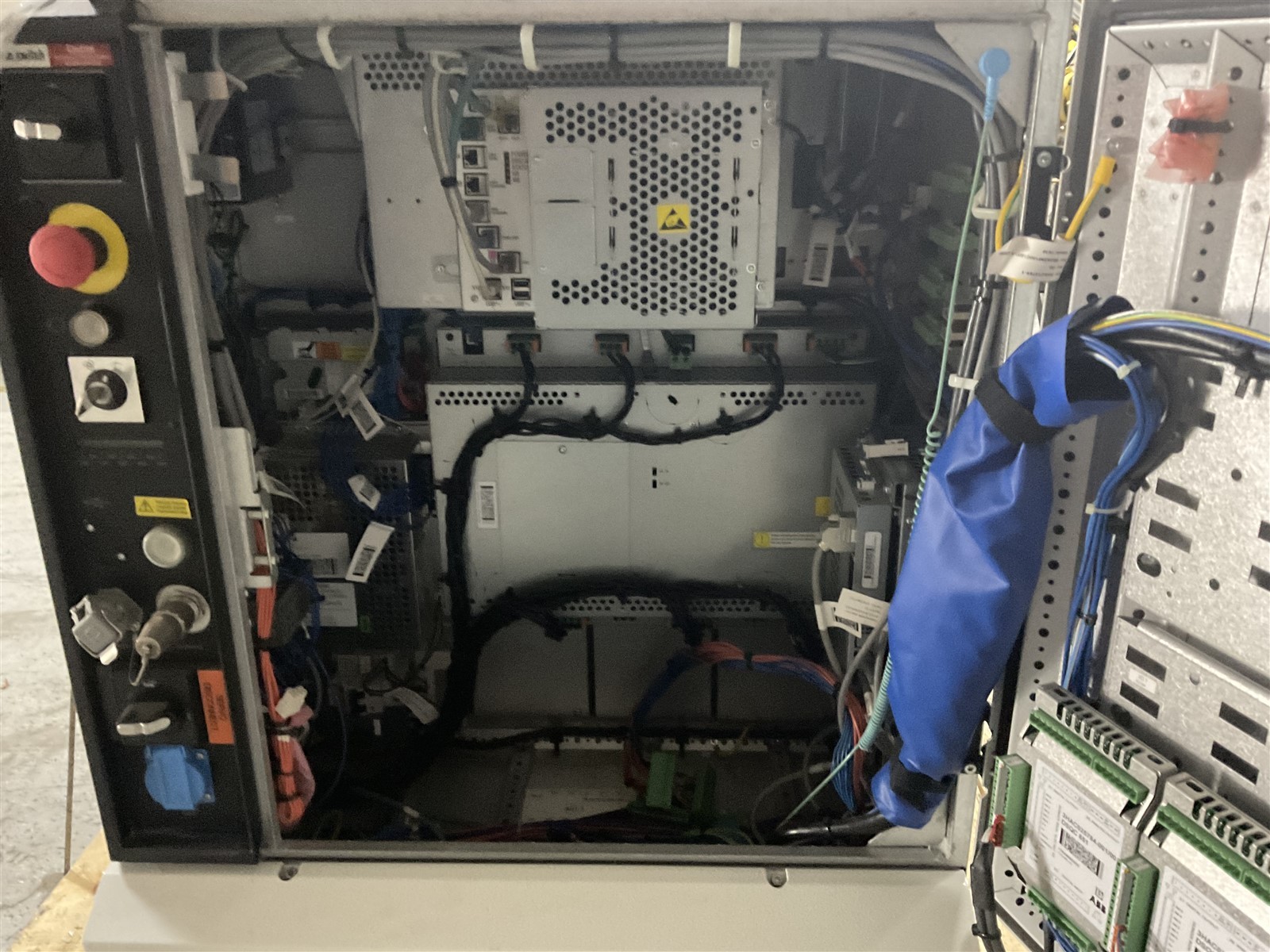 ABB ROBOT IRB4600 WITH CONTROLLER IRC5 SN: 4600-104574