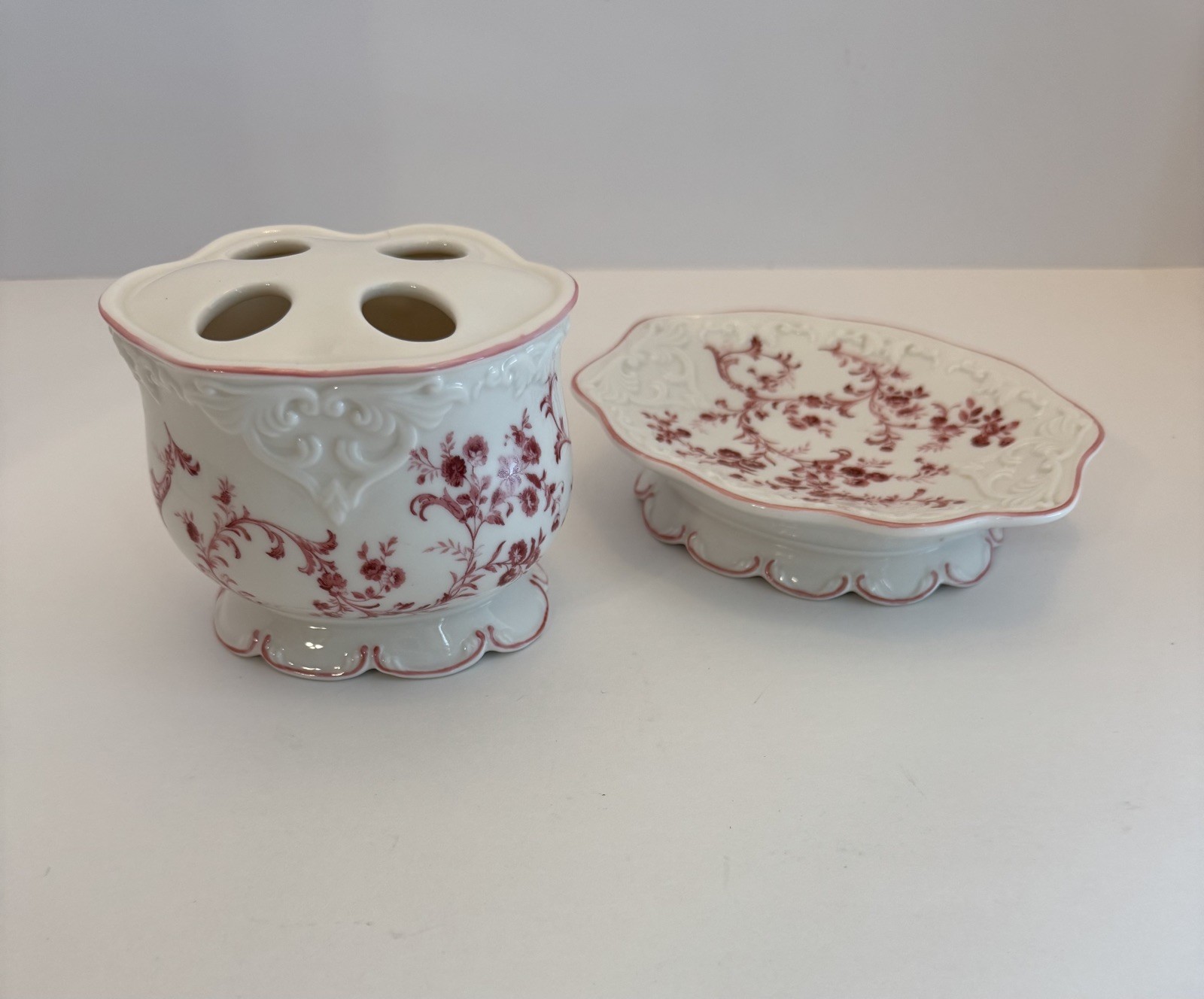 Bathroom Accessory Pink Rose Floral Toothbrush Holder And Soap Dish Cottage
