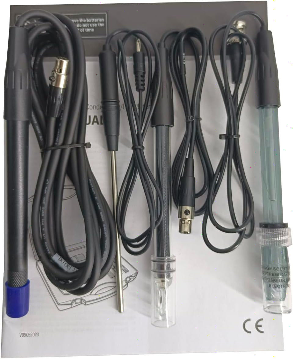 Multiparameter Water Quality Analyzer with Standard Solution for TDS Salinity