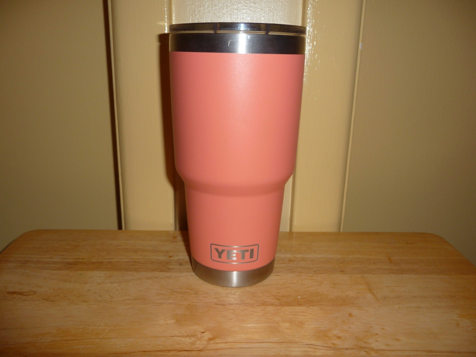 YETI RAMBLER 30 OZ. STAINLESS STEEL INSULATED CORAL TUMBLER w/MAGSLIDER LID
