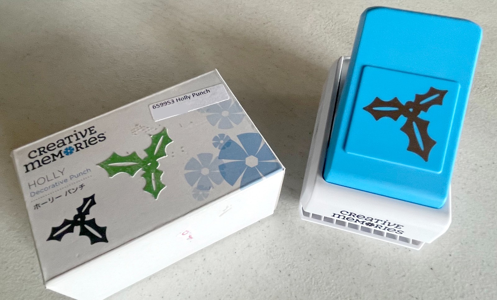 NIB Creative Memories Holly Leaf Single Punch.