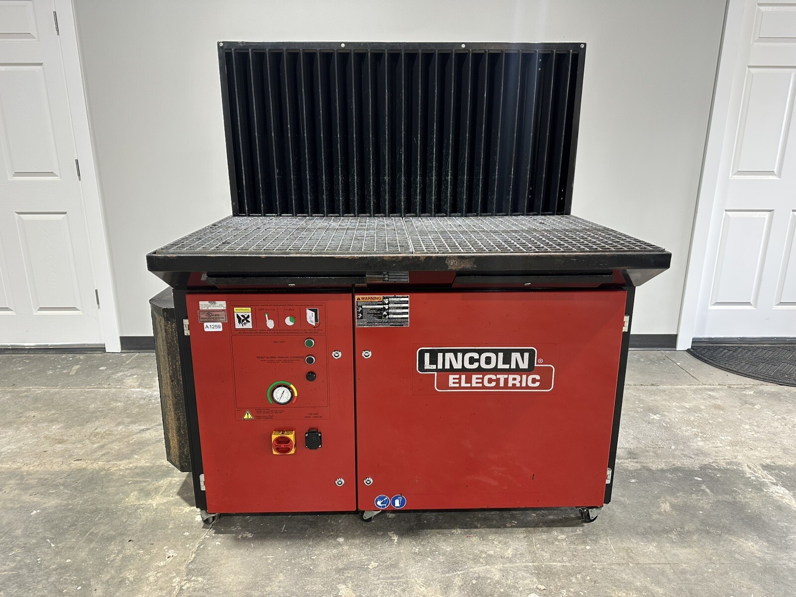 LINCOLN ELECTRIC 400-MS/A DOWNFLEX K2751-11 DOWNDRAFT WELDING TABLE