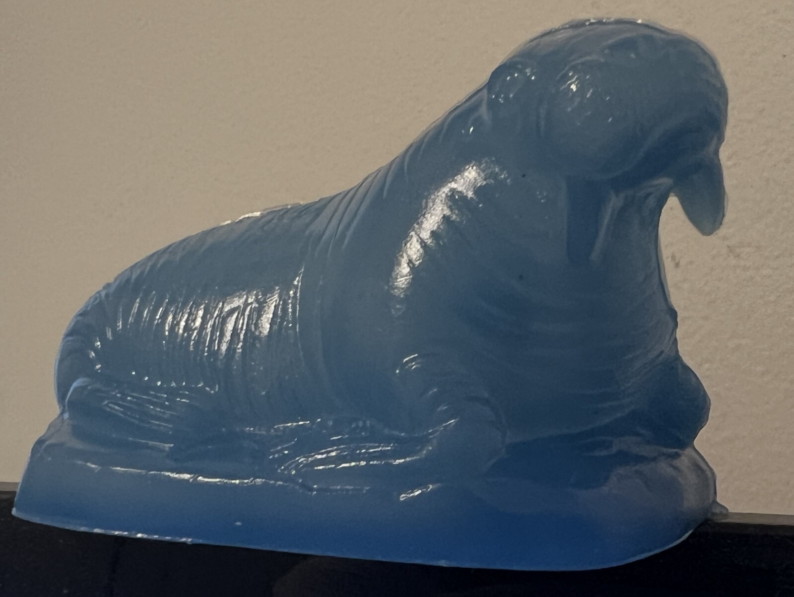 Mold-A-Rama WALRUS Blow Molded Souvenir - Marineland - LIGHT AQUA BLUE