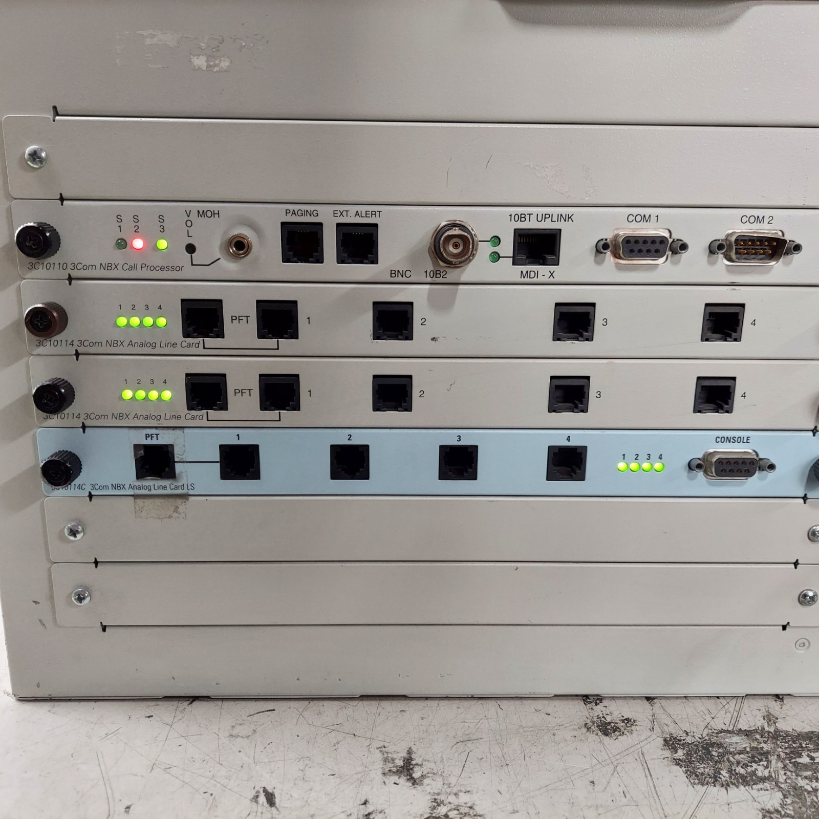 3COM NBX 100 COMMUNICATION SYSTEM - NO HDD