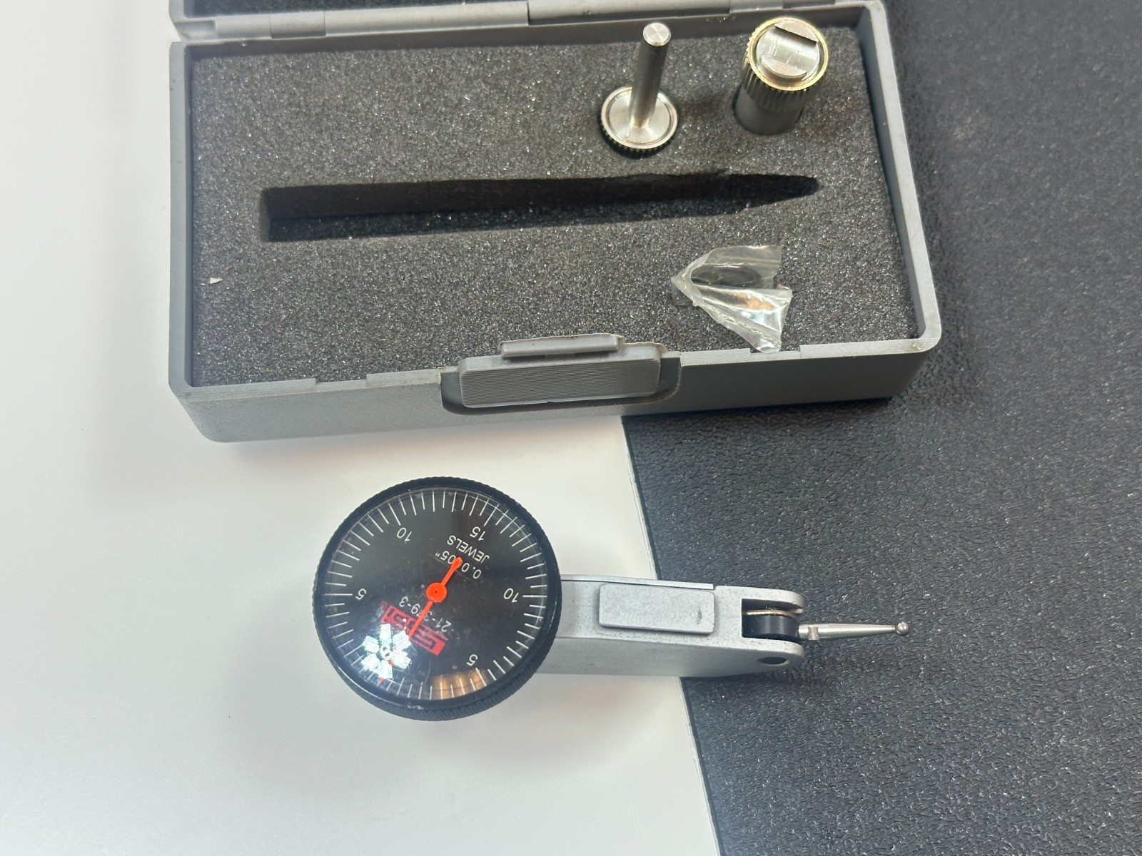 SPI Tools 21-379-3, 0.005 Dial Grad, Horizontal Dial Test Indicator, w/ Case