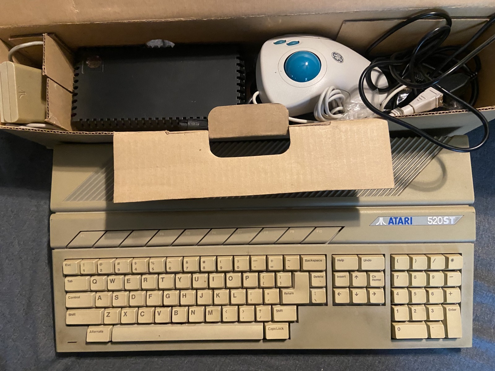 Atari 520ST computer & Power Supply Powers On
