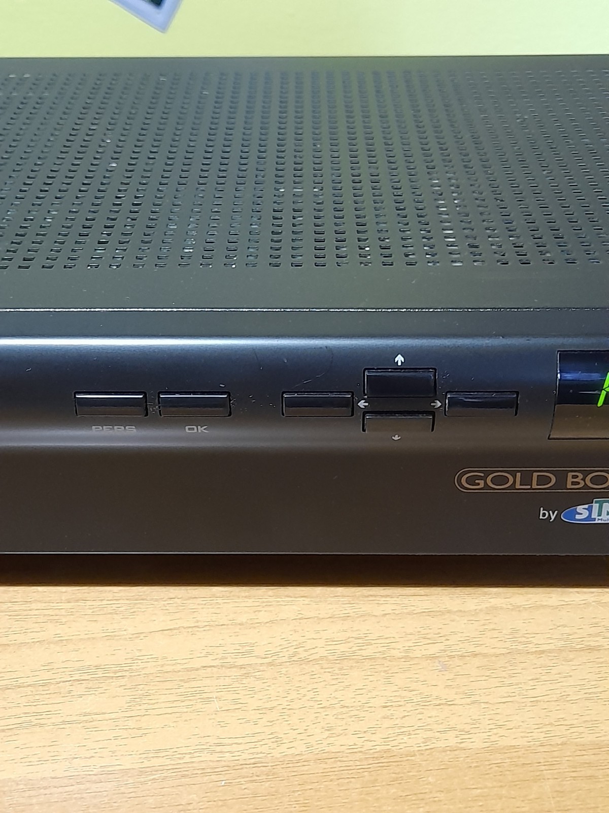 GOLD BOX DECODER MODEL SMB 2700