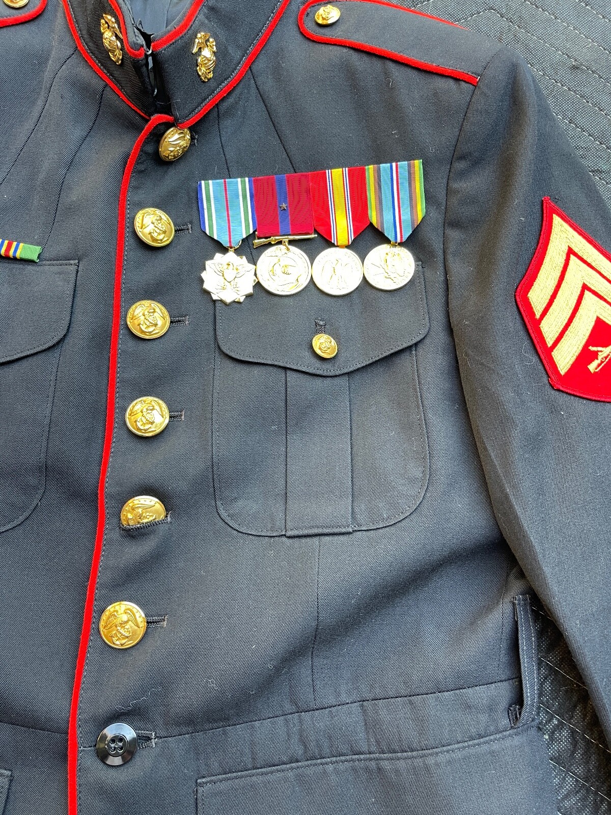 USMC Uniform Jacket W/ Medals Sz 41L