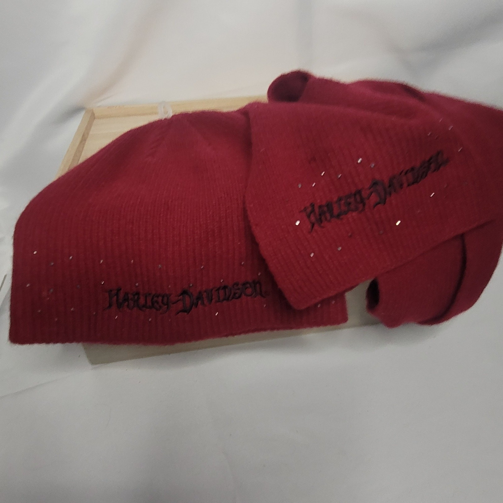 Harley Davidson- Women's hat and scarf set- NWOT- Maroon in color