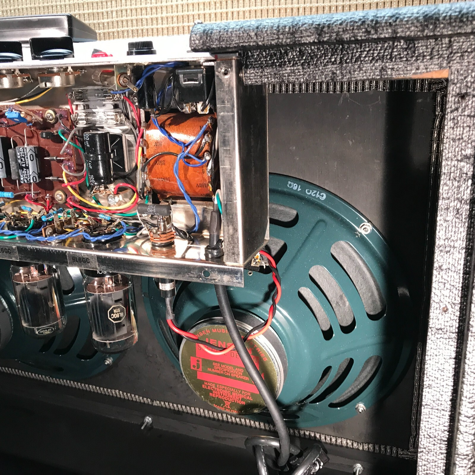 Univox 2x12 Custom Combo Guitar Amplifier (Amp) U-235