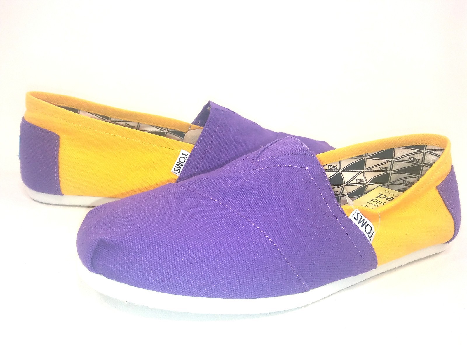 TOMS MEN'S CAMPUS CLASSICS CANVAS SHOES UNIVERSITY OF EAST CAROLINA US SIZE 10.5