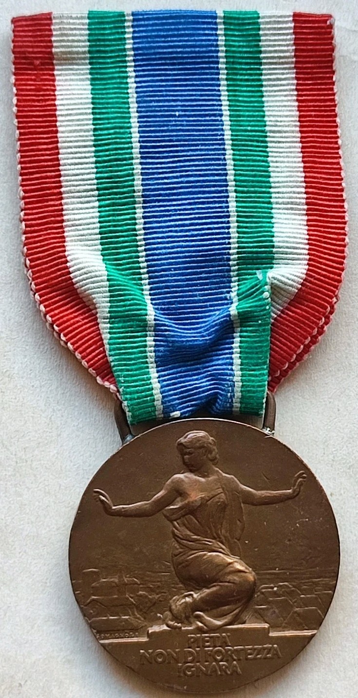 FAMILY NEWS OFFICE MEDAL OF FALLEN MILITARY ROYAL ARMY KINGDOM