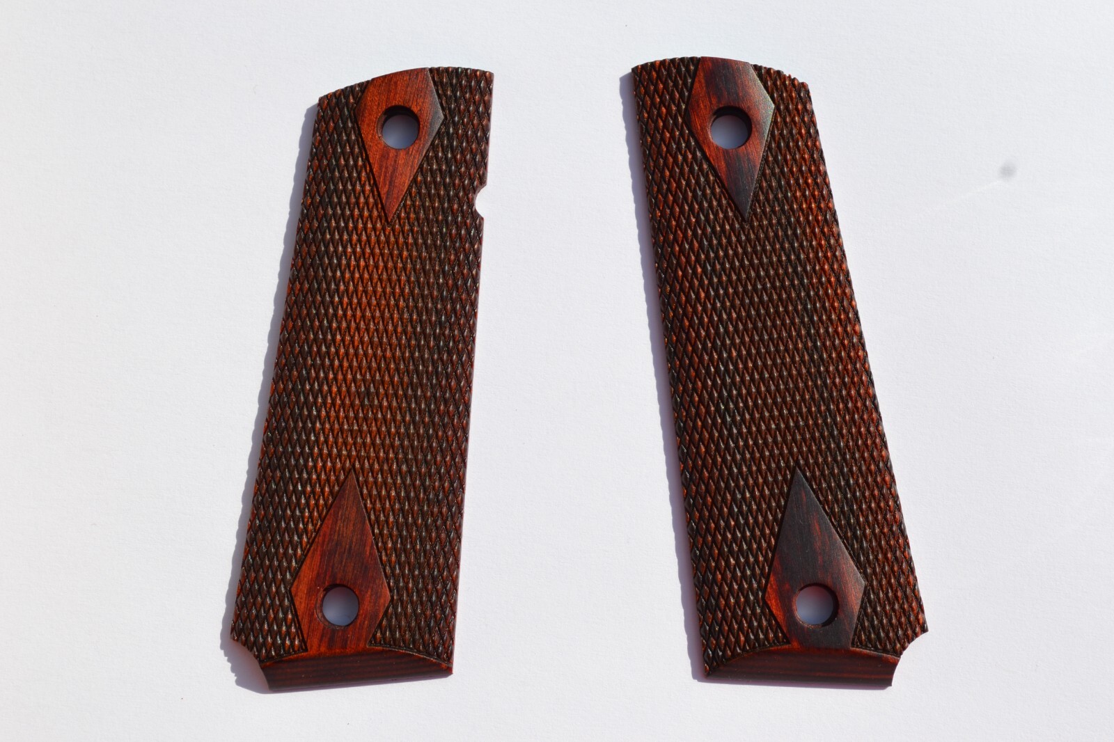 FACTORY NEW COLT 1911 GOVERNMENT 45 AUTO ROSEWOOD DOUBLE DIAMOND GRIPS