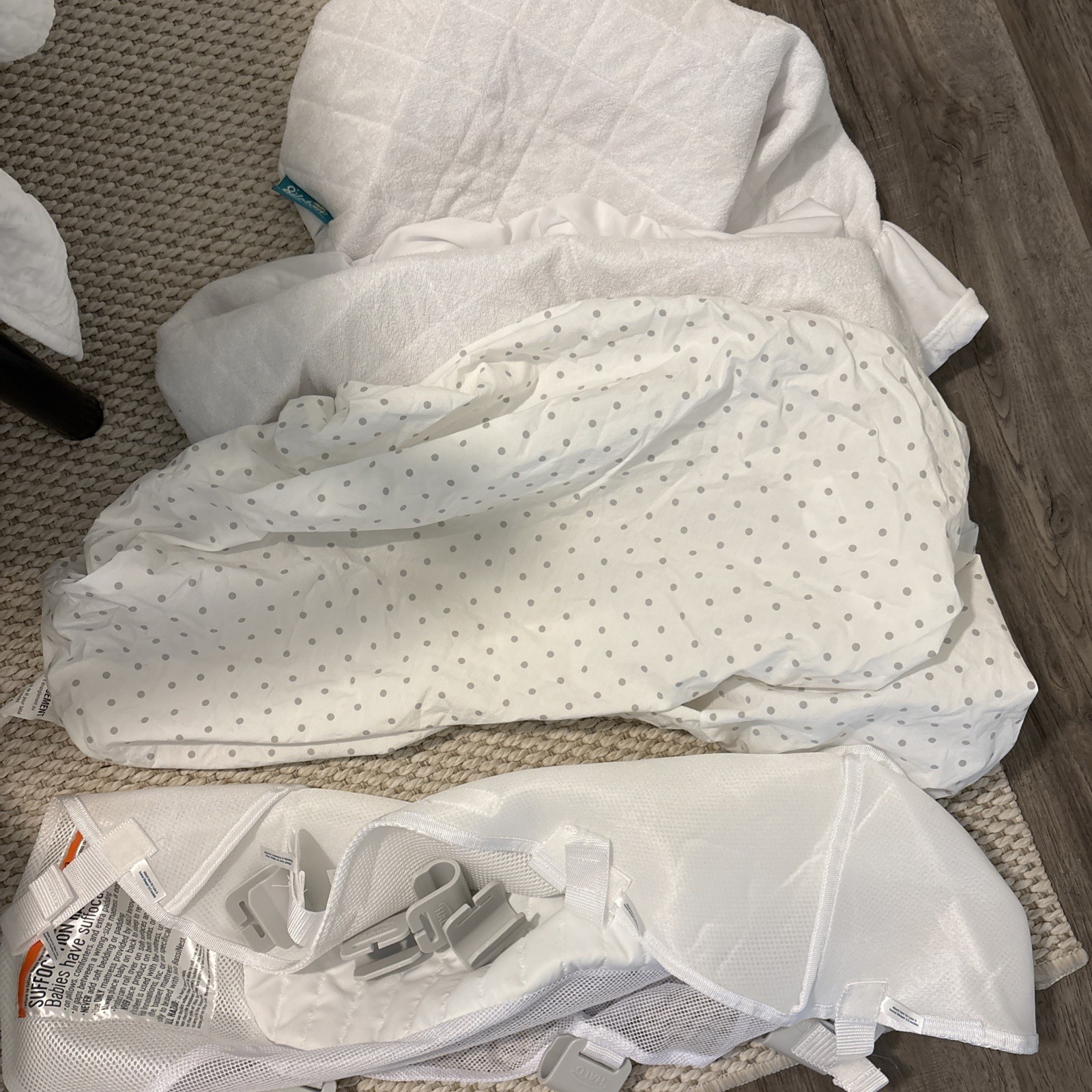 HALO Innovations Bassinest Insert  New plus two waterproof halo mattress cover