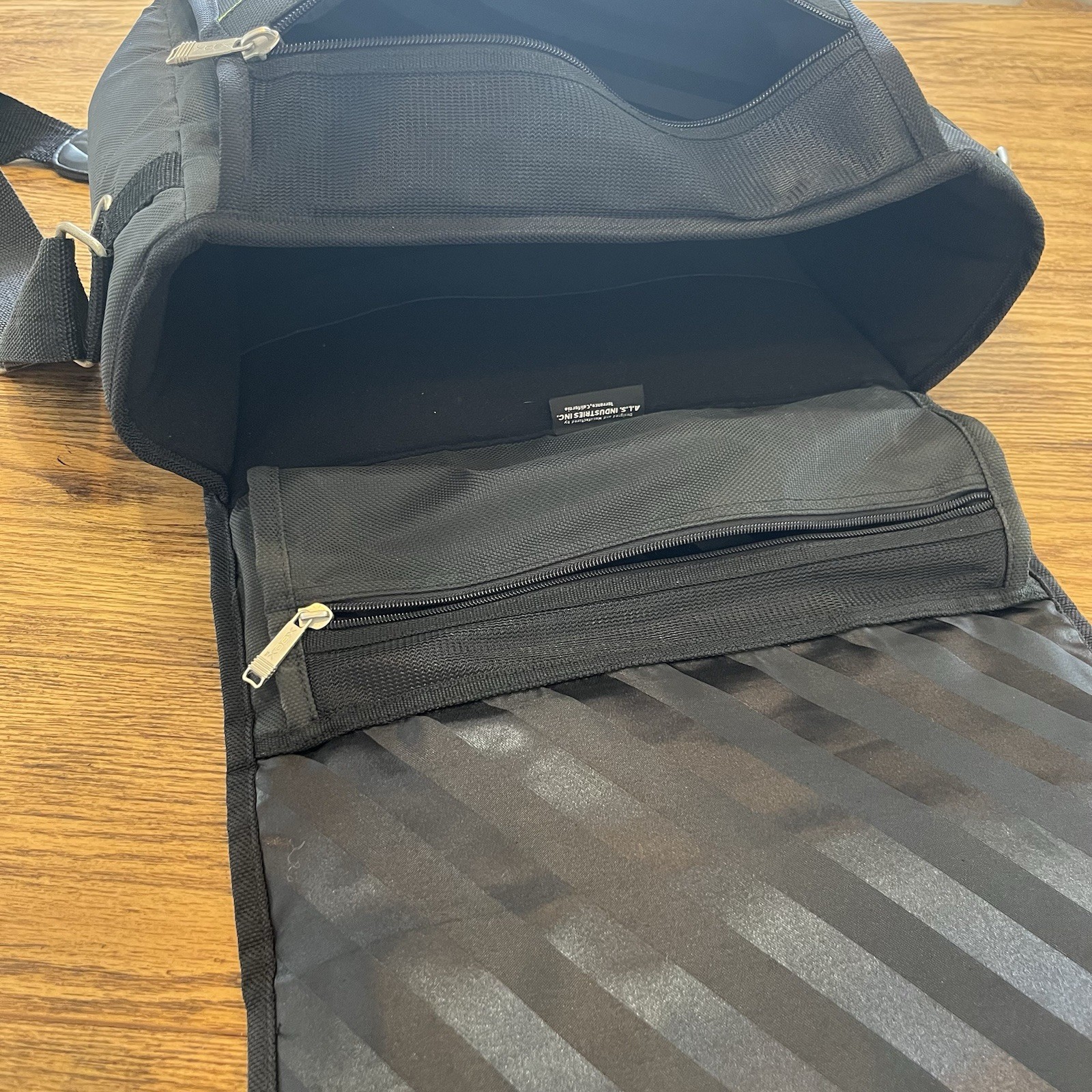 Original Microsoft Xbox Console Travel Carrying Case Backpack & Messenger Bag