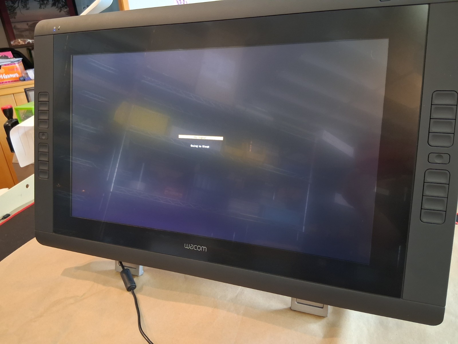 Wacom Cintiq 22HD 21.5" Creative Pen Display With Stand And Cables DTK-2200/K