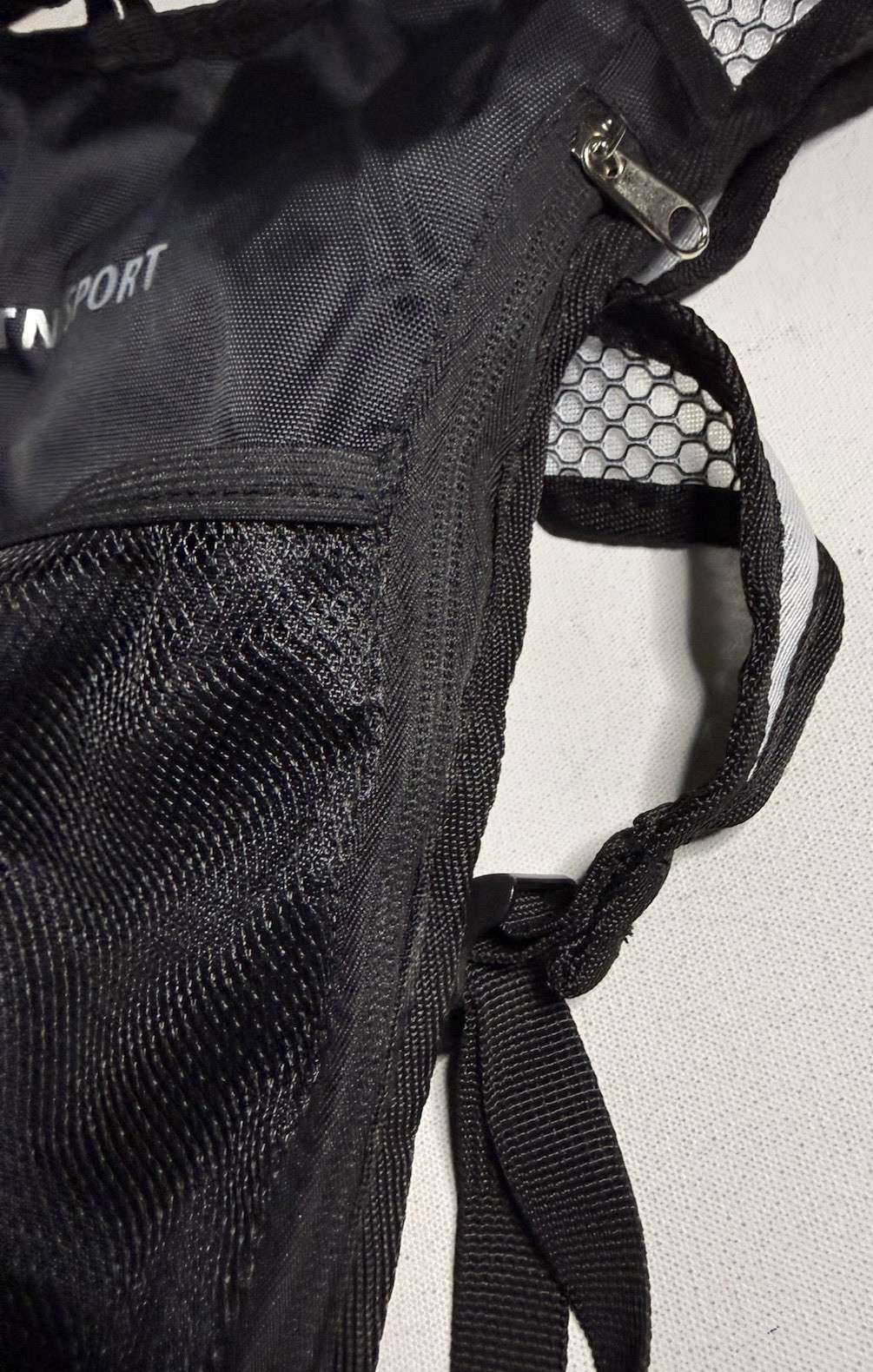 TNYSPORT Lightweight Breathable Hydration Backpack Pack-No 2L Bladder