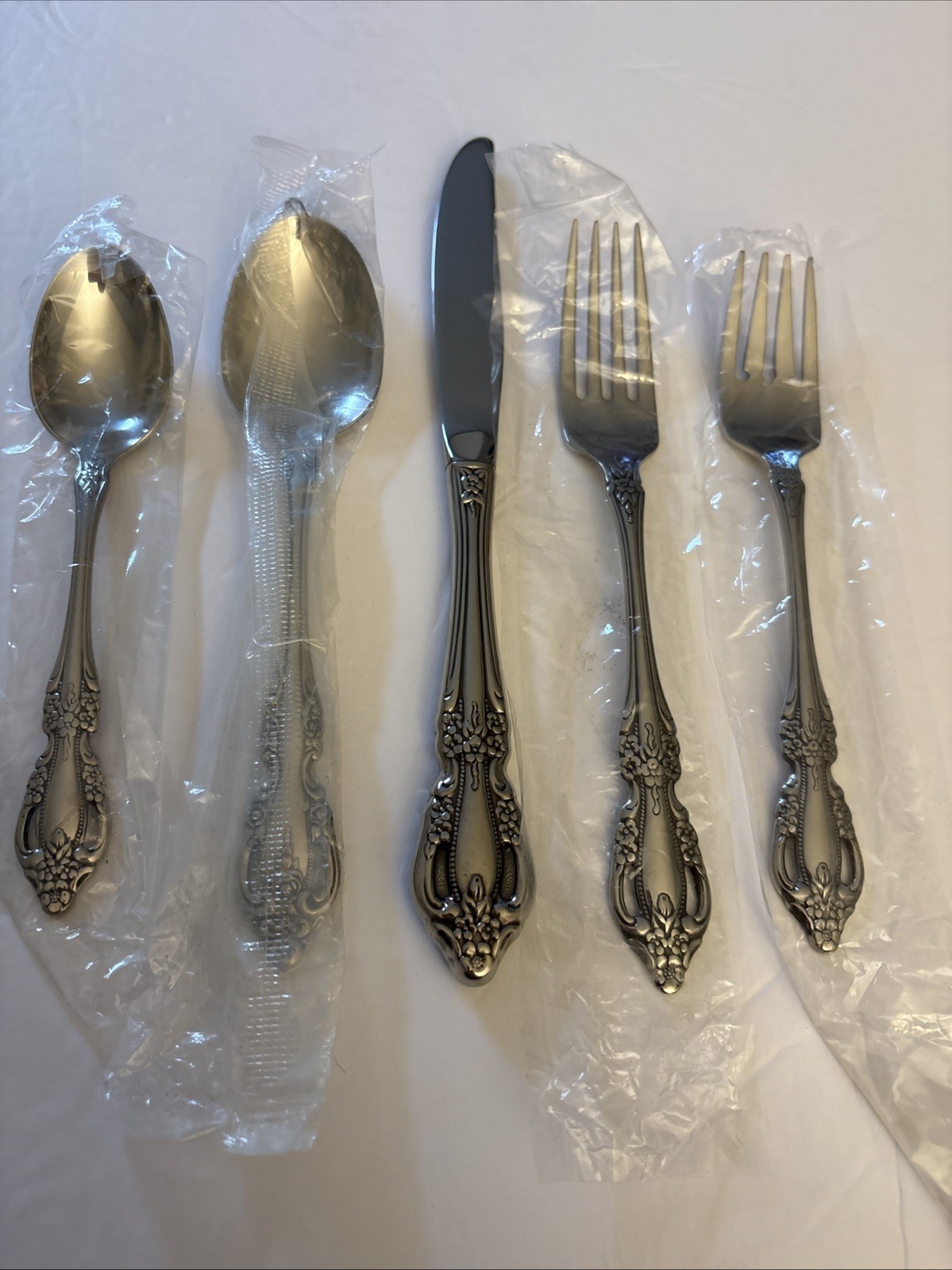 Oneida Distinction Deluxe RAPHAEL Stainles Steel 5Piece Place Setting Unused NEW