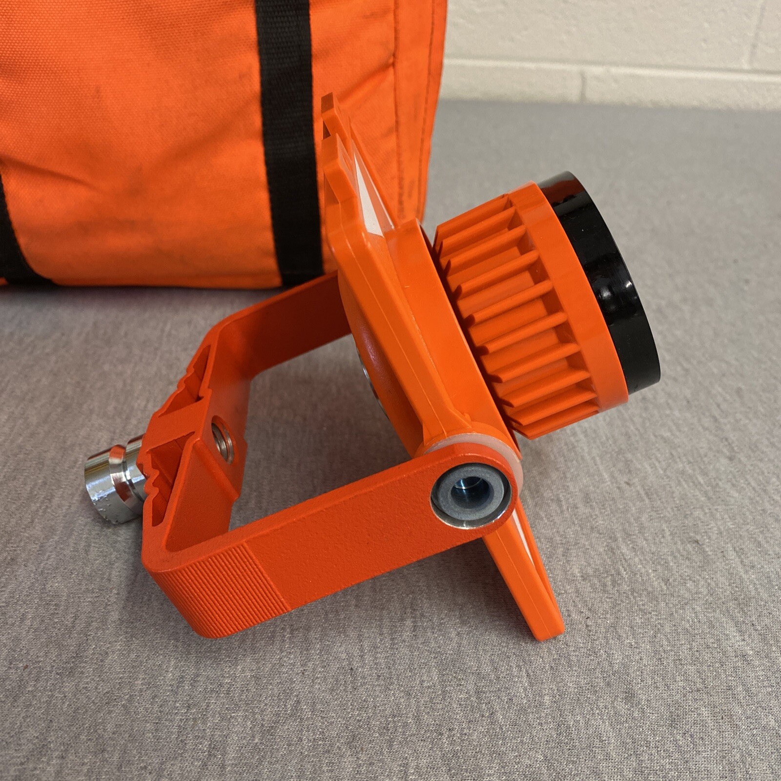 CST Berger 63-2010M 0/30mm Single Tilt Cannister Prism W/ Metal Yoke & Bag