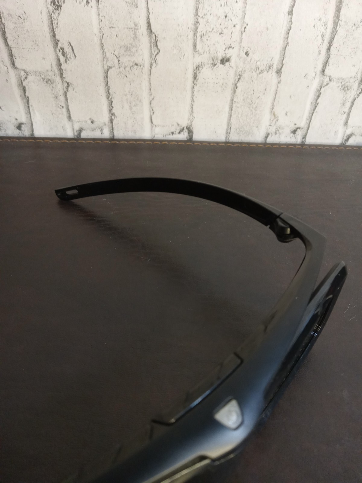 Sony TDG-BT400A Active 3D Glasses Pair - Black Needs New Batteries