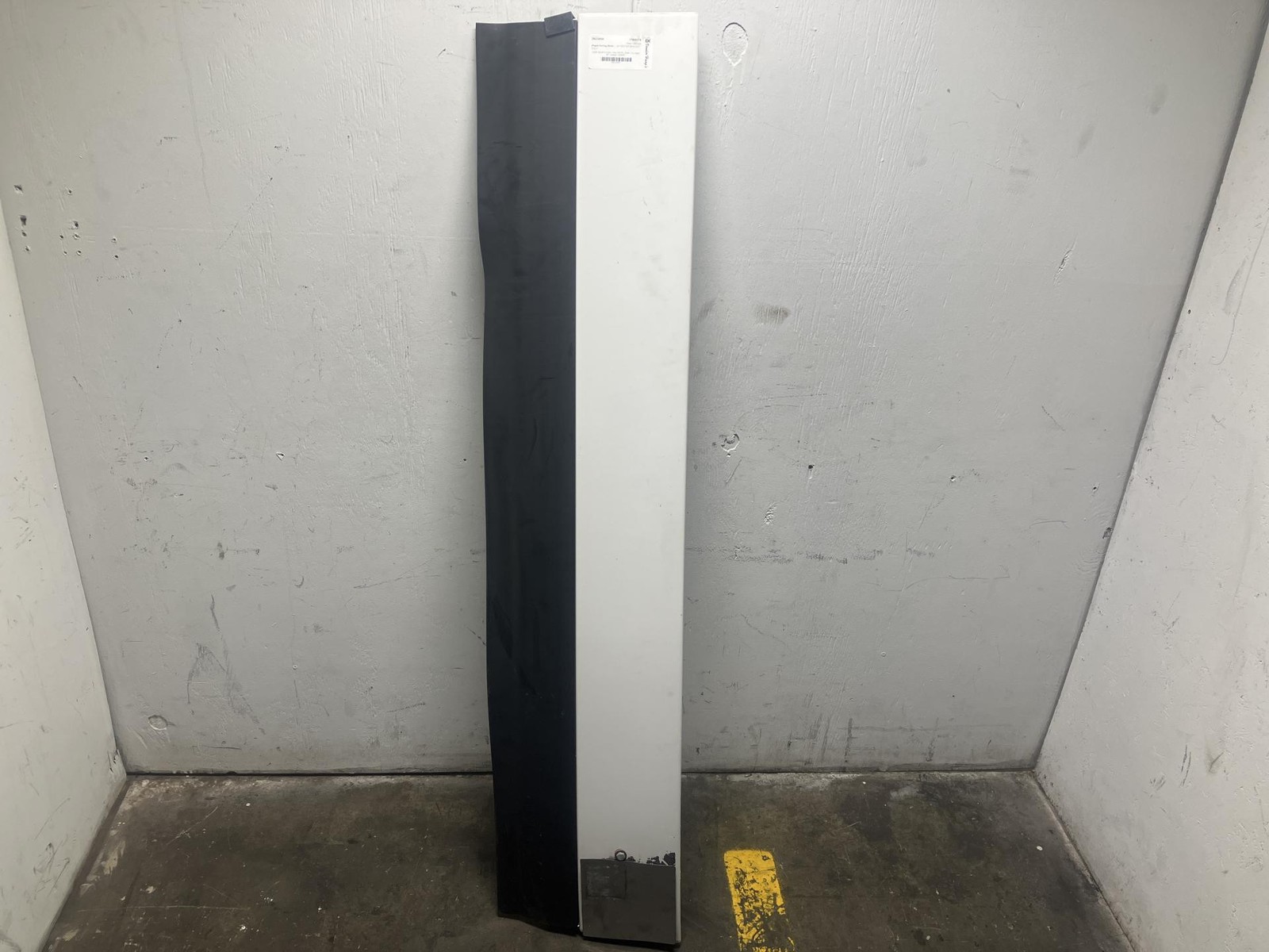 2008-2027 Freightliner CASCADIA WHITE Right LOWER Side Fairing/Cab Extender Used