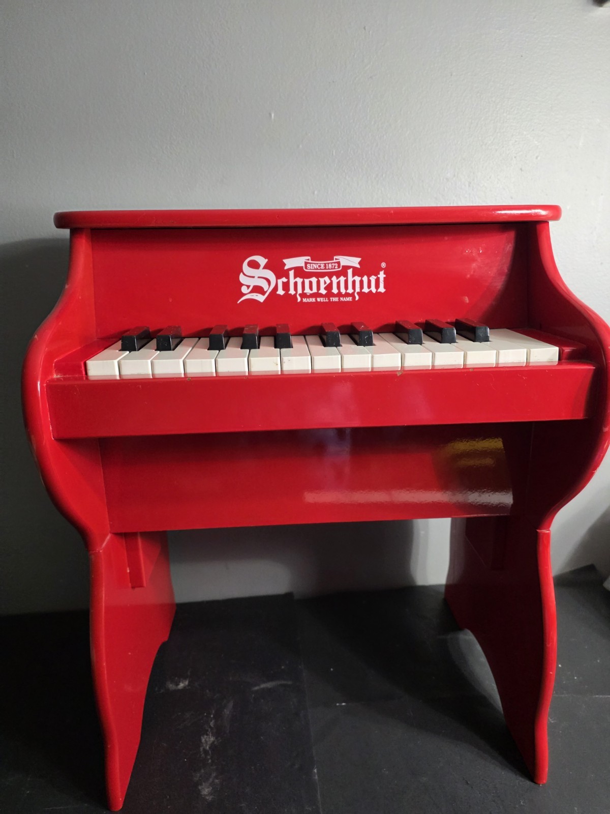 Schoenhut Red 20 inch Stand Up Piano 25 Keys. Free Shipping! Works!