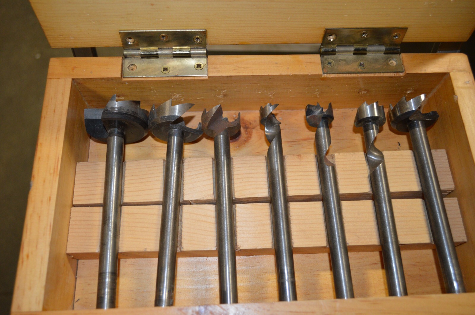 Rotary tool bit