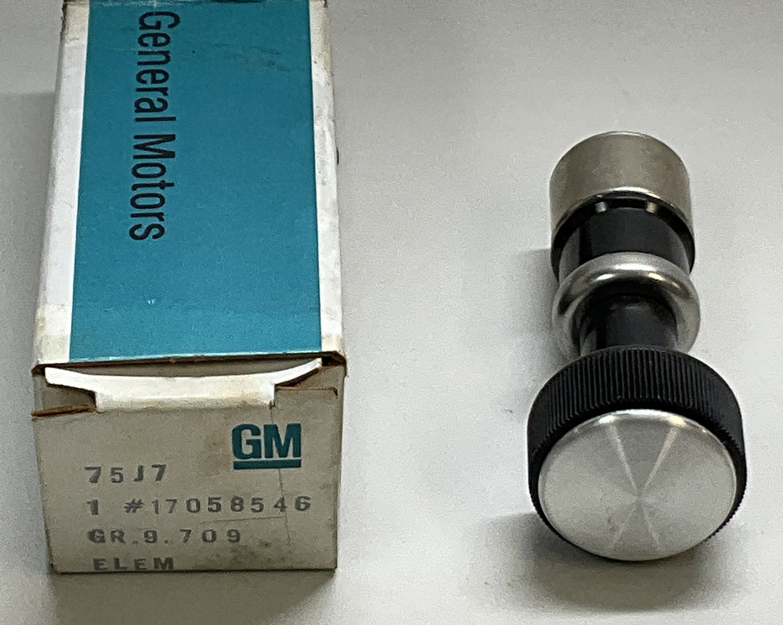 1982-1987 GM NOS Rochester Cigarette Lighter w/ Knob Element Pontiac S73