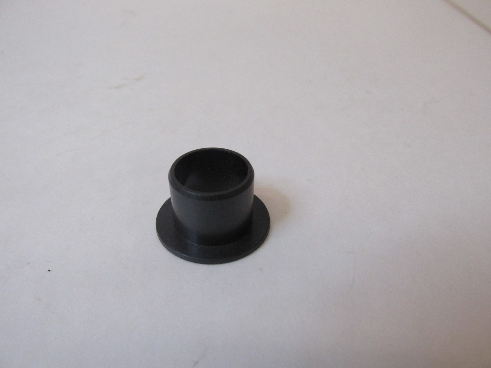 New Iglide TFI-0809-08 Bushing, Flange Black, Plastic Lot of 4 Pcs 44104ELL
