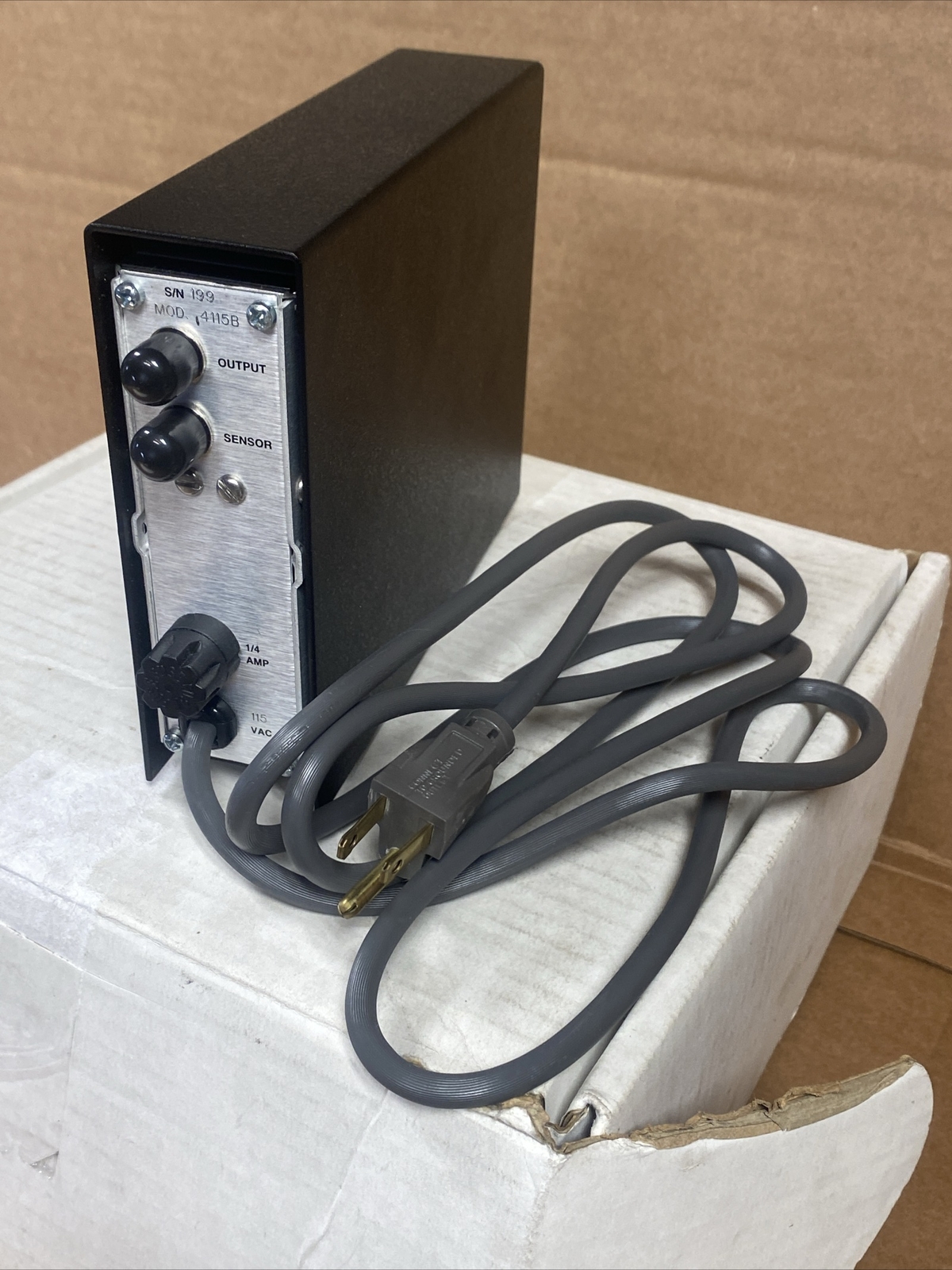 NEW Dytran 4115B Current Source Power Unit AC/DC Coupling, Adjustable, Switching