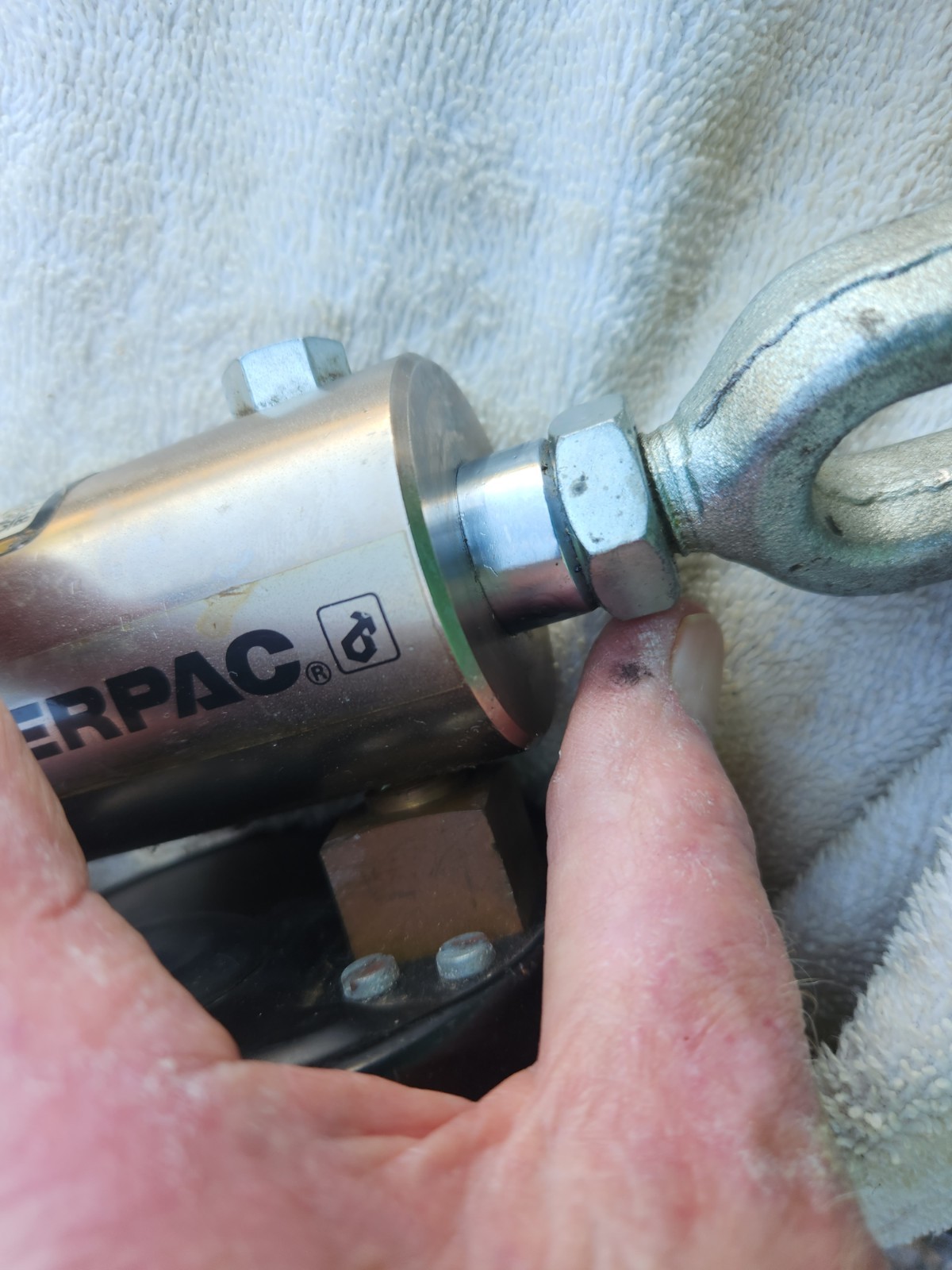 ENERPAC TM5, 10,000 LB LOAD CRANE or