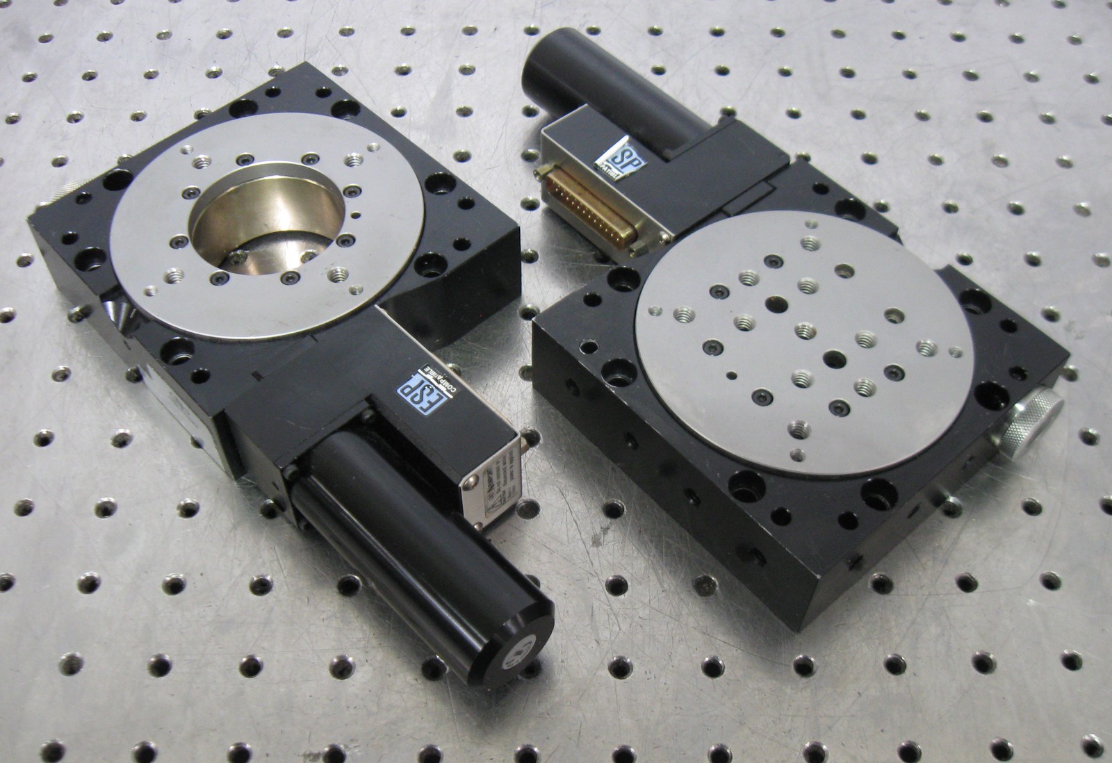 C203441 Lot 2 Newport 495CC Motorized Rotary Positioning Stage