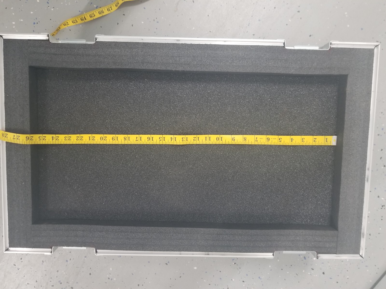 Cabbage Cases Amplifier Speaker Rolling Flight Case - 30 x 18 x 37H - Gray