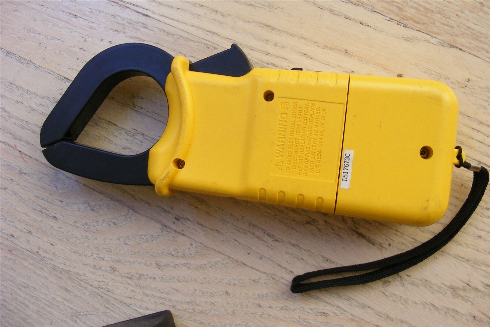 UEI DL 90A Digital Voltage meter Clamp On Tester