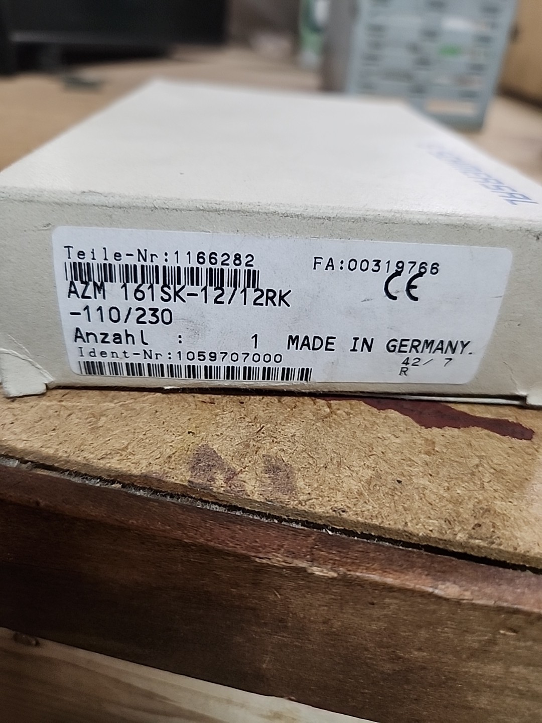 NIB SCHMERSAL Safety Interlock Switch    AZM 161SK-12/12RK-110/230  + Warranty