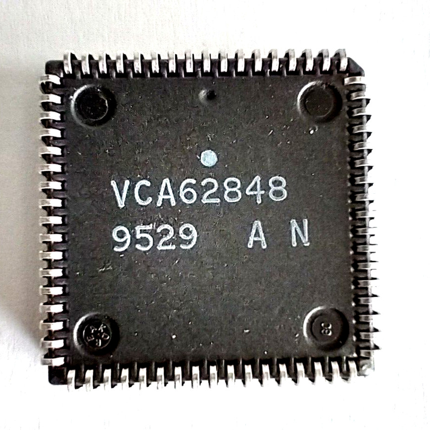 Altera EPM7064LC68-10, 68-PIN PLCC , Plastic (Require reprogramming)