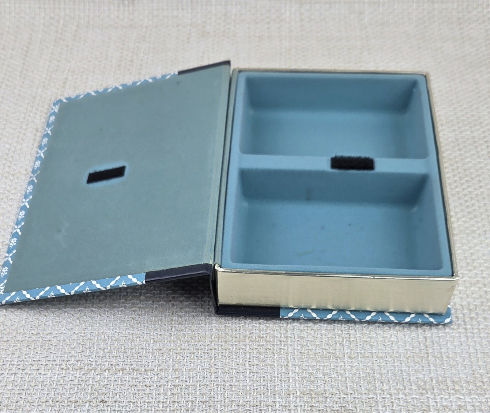 Vintage Reader's Digest Hide Away Book Keepsake Secret Storage Box Felt Lined