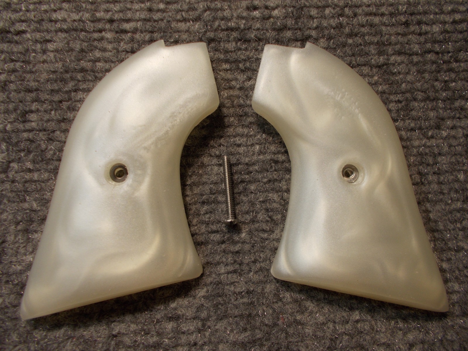 Custom Grips Heritage Rough Rider .22/.22 Mag (Small Bore Only) Pearl White