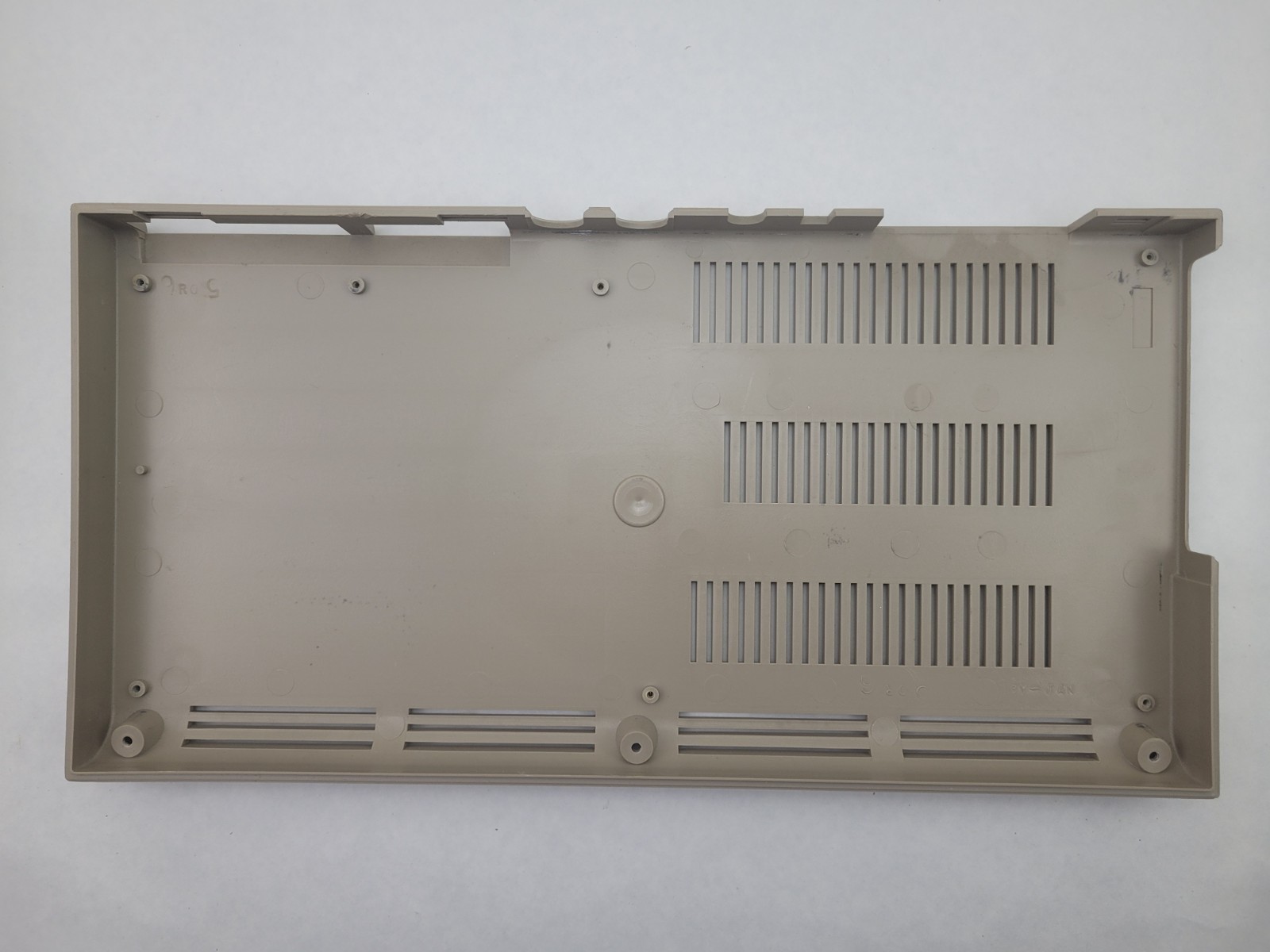 COMMODORE 64 - CASE & KEYBOARD ONLY - NO MOTHERBOARD - ALL TABS INTACT