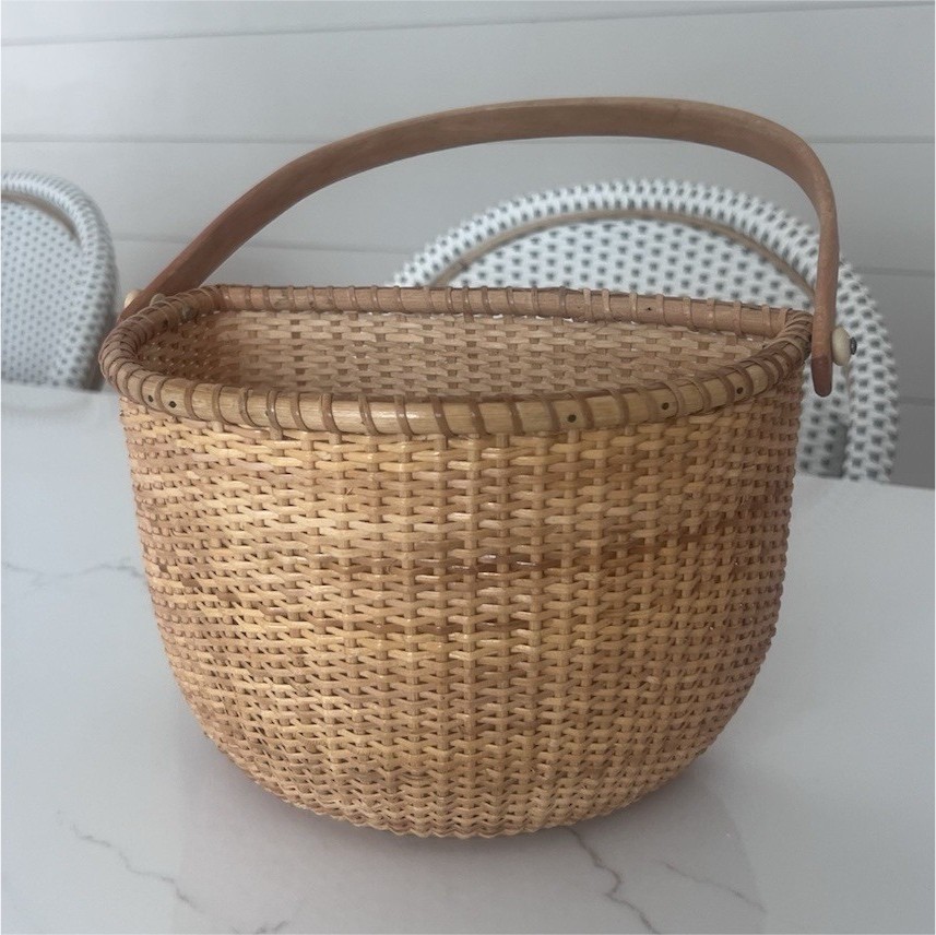 Wicker Hanging Basket with Handle, Round Brown Indoor Décor