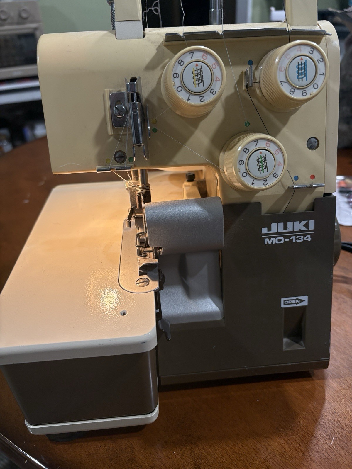 Juki MO-134 Serger Sewing Machine 4 Thread Overlock w/ Foot Pedal Tested Works