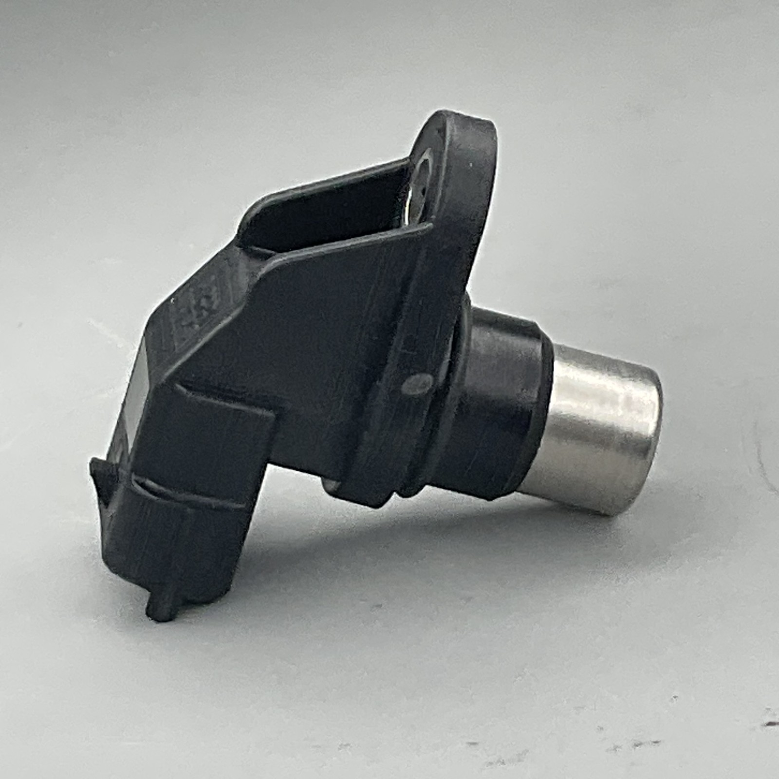 BOSCH Camshaft Position Sensor 0232103040 For 2003-2005 Porsche 911 Boxster