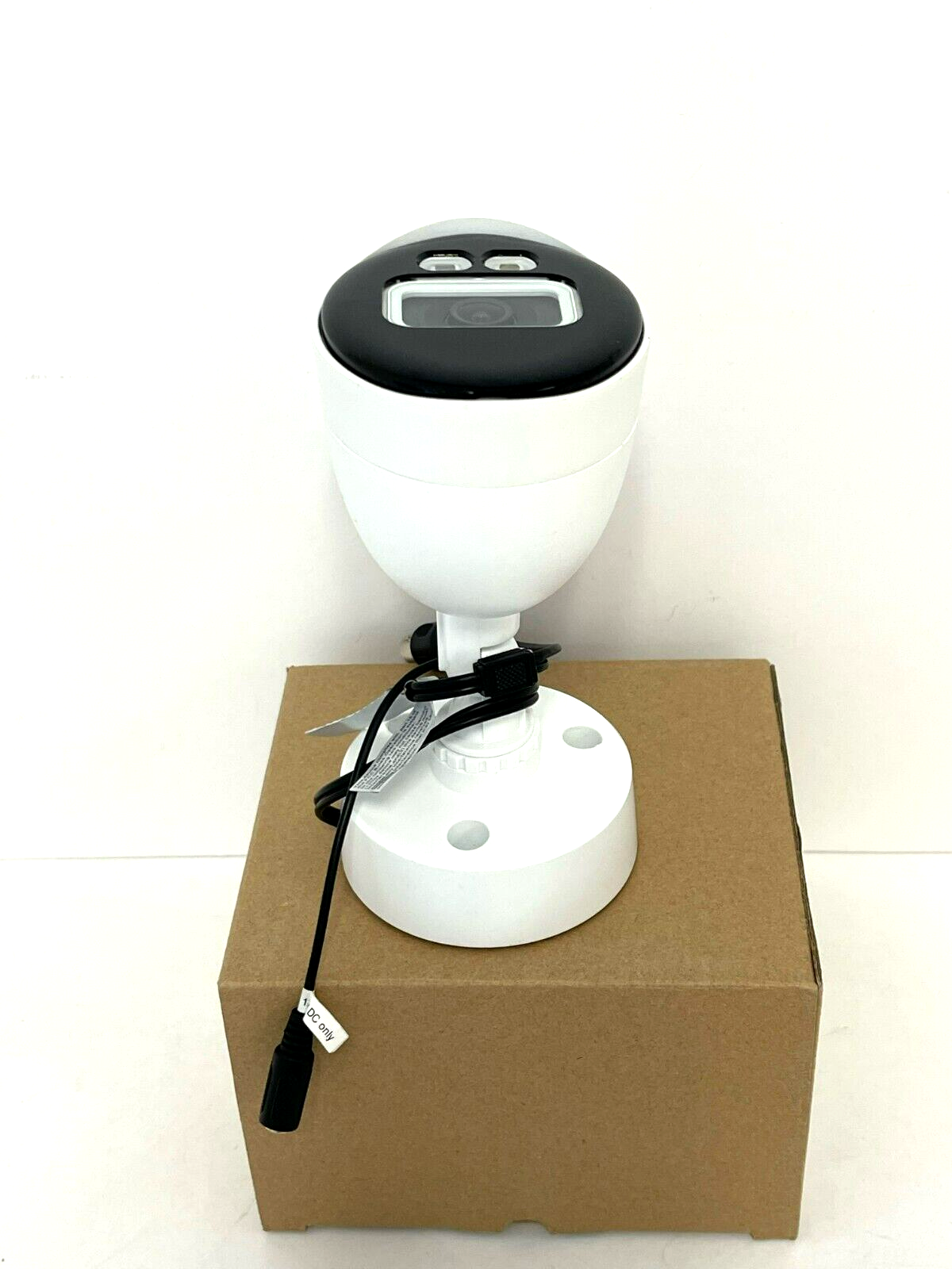 Lorex 4K Ultra HD Active Deterrence Night Vision Security Video Camera C884DA