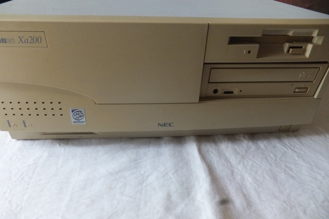 NEC 98 PC-9821Xa200 (actual machine) - HDD, CD player, and FDD included.